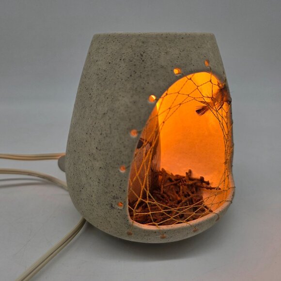 Vintage Eagle-Themed Ceramic Electric Night Lamp 5.5" Tall - Picture 2 of 11